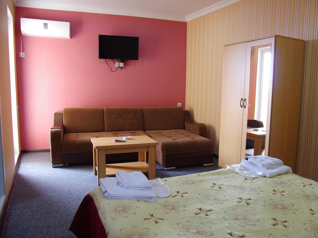 King Edward Hotel Tbilisi Rum bild