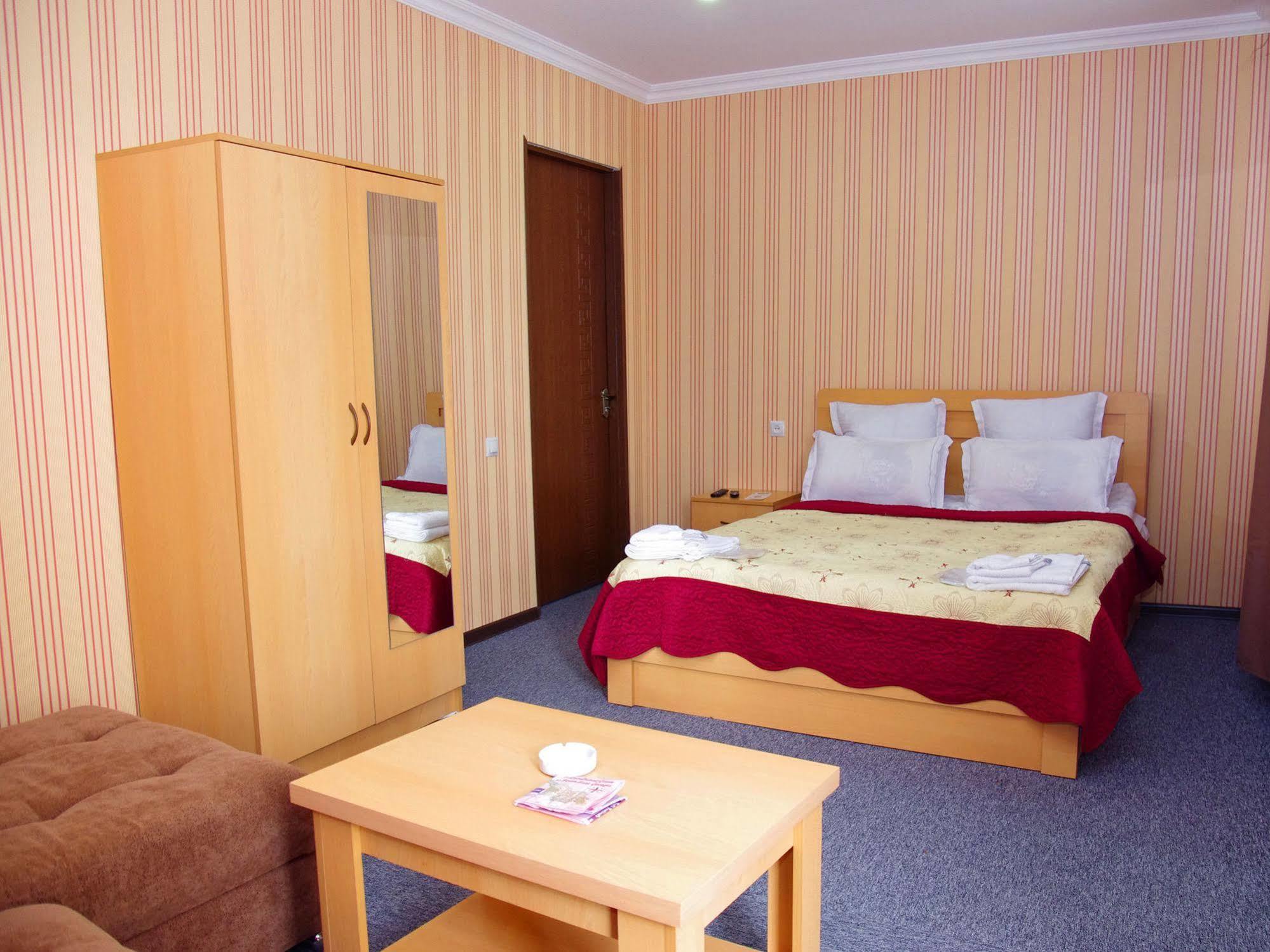 King Edward Hotel Tbilisi Exteriör bild